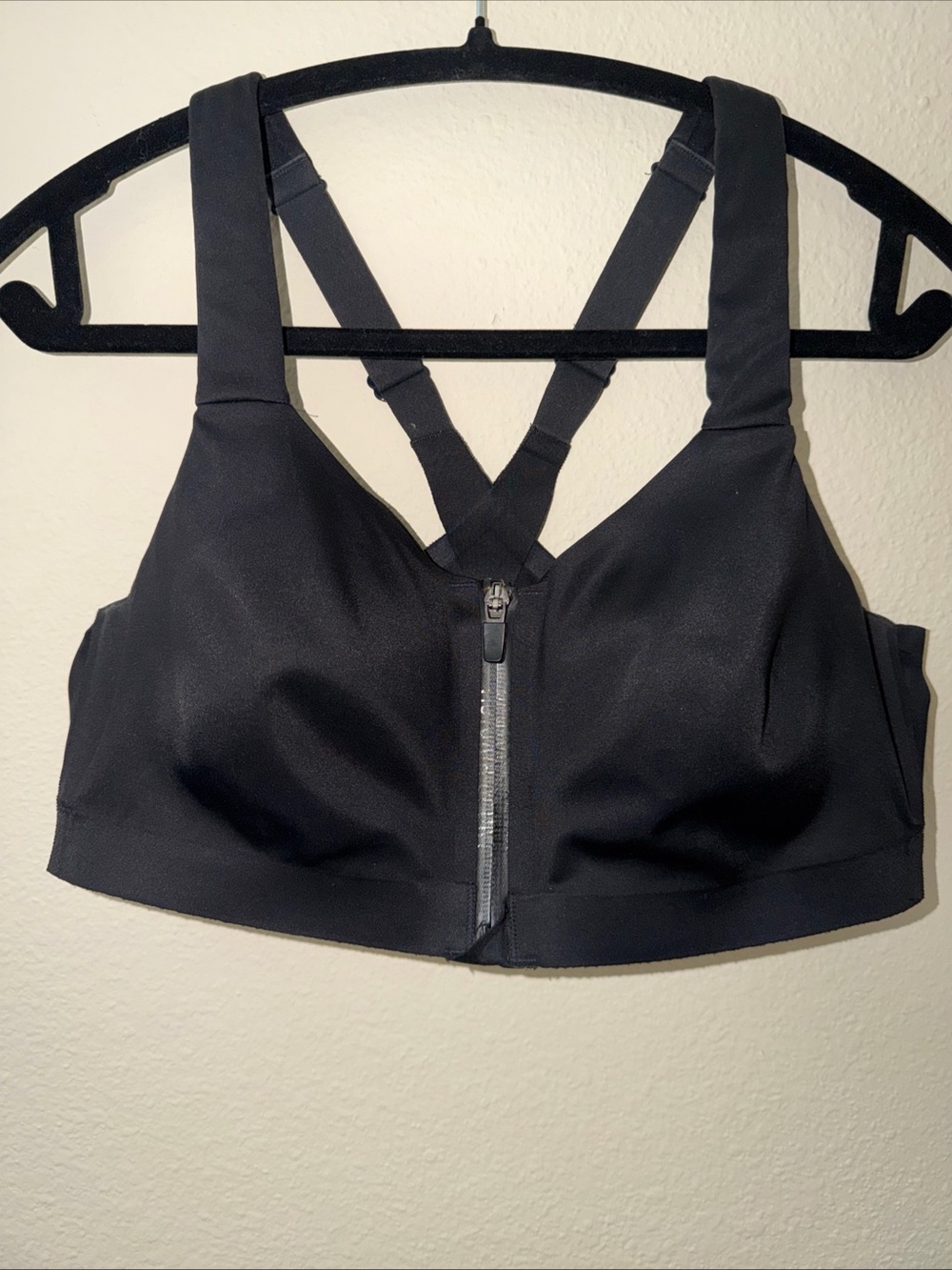 Victoria’s Secret Incredible Knockout Ultra Max Sports Bra Black 36C